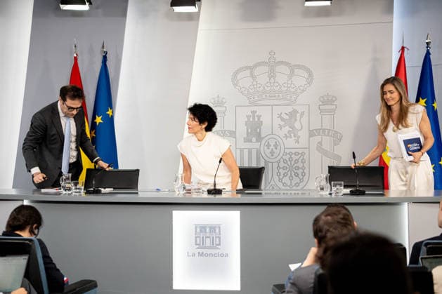 The Government Approves Measures in Response to the War in Iran Along with the New Macroeconomic Framework for the Budget Minister and Spokesperson Elma Saiz i, Third Vice President and Minister for Ecological Transition and the Demographic Challenge Sara Aagesen d, and First Vice President and Minister of Economy, Trade, and Business, Carlos Cuerpo, during a press conference following the Council of Ministers meeting on June 29, 2026, in Madrid, Spain. The government approved today at the Council of Ministers a new package of measures to address the economic consequences of the war in the Middle East, along with the macroeconomic framework that will accompany the 2027 General State Budget. The Executive has decided to address both matters  Copyright: xGabrielxLuengasx 7629943