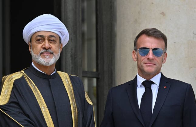 Emmanuel Macron welcomes His Majesty Haitham bin Tarik, Sultan of Oman, at the Élysée Palace in Paris on June 29, 2026. Christian Liewig, Bestimage France. French President Emmanuel Macron welcomes Oman’s Sultan Haitham bin Tarik ahead of a meeting at the Élysée Palace in Paris on June 29, 2026, Paris, France.  Copyright: xChristianxLiewigx xBestimagexChristianxLiewigx xBestimagex