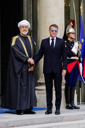 Emmanuel Macron welcomes His Majesty Haitham bin Tarik, Sultan of Oman, at the Élysée Palace Emmanuel Macron receives His Majesty Haitham bin Tarik, Sultan of Oman, at the Élysée Palace 457752 2026 06 29 Paris, France Haitham ben Tarik, Sultan of Oman Macron, Emmanuel  Copyright: xLionelxGuericolas MPPx STAR_457752_047