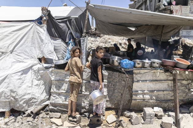 Food distributed to Palestinians in Gaza s Jabalia JABALIA, GAZA, PALESTINE - JUNE 29: Palestinians, including children, wait in line to receive food distributed by a charity organization as food shortage continues due to Israel s blockade and restriction of aid entries into the Gaza Strip, at Jabalia Refugee Camp in northern Gaza, Palestine on June 29, 2026. Mahmoud Abu Hamda Anadolu Jabalia Gaza. Editorial use only. Please get in touch for any other usage.  Copyright: x2026xAnadoluxMahmoudxAbuxHamdax
