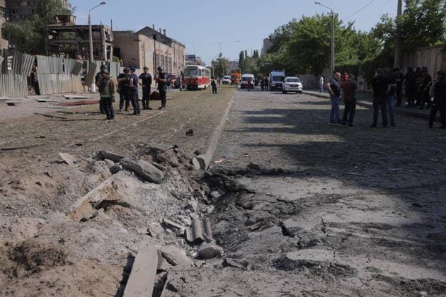 Russian Attack on Kharkiv - Ukraine One person was killed and 10 others were injured in the attack on Kharkiv, said the city s mayor, Igor Terekhov. According to him, a tram, a power grid, more than 15 cars, a company building and nearby houses were damaged, on June 29, 2026, in Kharkiv, Ukraine. Photo by Yevhen Titov ABACAPRESS.COM Kharkiv Ukraine  Copyright: xTitovxYevhen ABACAx