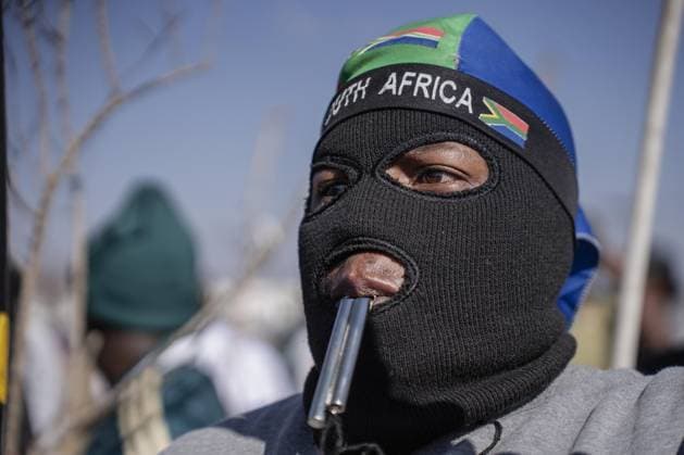 Anti-immigrant demonstrations continue in South Africa SOWETO, SOUTH AFRICA - JUNE 29: Hundreds of people gather to protest irregular migrants and called on the government to deport undocumented immigrants in Soweto, in South Africa s Johannesburg province, on June 29, 2026. Anti-immigrant demonstrations are being held across South Africa as growing pressure on foreign nationals in recent months has brought migration, unemployment and security issues back into the national spotlight. Ihsaan Haffejee Anadolu Soweto South Africa. Editorial use only. Please get in touch for any other usage.  Copyright: x2026xAnadoluxIhsaanxHaffejeex