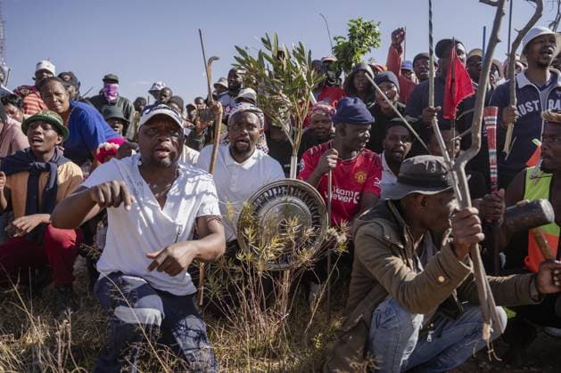 Anti-immigrant demonstrations continue in South Africa SOWETO, SOUTH AFRICA - JUNE 29: Hundreds of people gather to protest irregular migrants and called on the government to deport undocumented immigrants in Soweto, in South Africa s Johannesburg province, on June 29, 2026. Anti-immigrant demonstrations are being held across South Africa as growing pressure on foreign nationals in recent months has brought migration, unemployment and security issues back into the national spotlight. Ihsaan Haffejee Anadolu Soweto South Africa. Editorial use only. Please get in touch for any other usage.  Copyright: x2026xAnadoluxIhsaanxHaffejeex