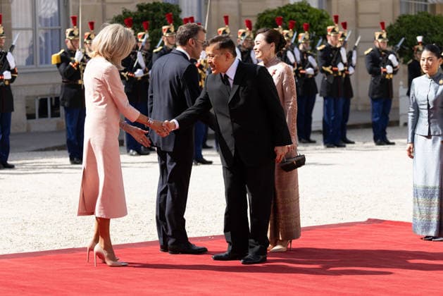 Emmanuel Macron recÌßoit le Roi et de la Reine du Royaume de ThaiÌˆlande, leurs MajesteÌs Maha Vajiralongkorn, Rama X et Suthida Bajrasudhabimalalakshana Emmanuel Macron et Brigitte Macron recÌßoivent le Roi et de la Reine du Royaume de ThaiÌˆlande, leurs MajesteÌs Maha Vajiralongkorn, Rama X et Suthida Bajrasudhabimalalakshana et la Princesse Sirivannavari Nariratana pour une visite d Etat au Palais de l ElysÃ e Ã Paris, le 29 juin 2026. French President, Emmanuel Macron and his wife Brigitte Macron welcomed the King and Queen of the Kingdom of Thailand, Their Majesties Maha Vajiralongkorn, Rama X, and Suthida Bajrasudhabimalalakshana, along with Princess Sirivannavari Nariratana, for a state visit at the ElysÃ e Palace in Paris on Jun  Copyright: xFabricexChasseryx