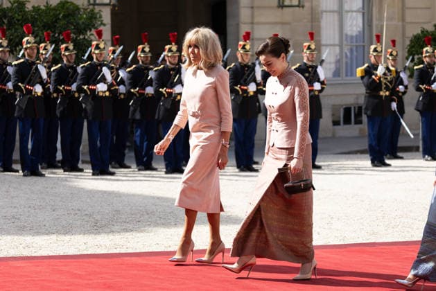 Emmanuel Macron recÌßoit le Roi et de la Reine du Royaume de ThaiÌˆlande, leurs MajesteÌs Maha Vajiralongkorn, Rama X et Suthida Bajrasudhabimalalakshana Emmanuel Macron et Brigitte Macron recÌßoivent le Roi et de la Reine du Royaume de ThaiÌˆlande, leurs MajesteÌs Maha Vajiralongkorn, Rama X et Suthida Bajrasudhabimalalakshana et la Princesse Sirivannavari Nariratana pour une visite d Etat au Palais de l ElysÃ e Ã Paris, le 29 juin 2026. French President, Emmanuel Macron and his wife Brigitte Macron welcomed the King and Queen of the Kingdom of Thailand, Their Majesties Maha Vajiralongkorn, Rama X, and Suthida Bajrasudhabimalalakshana, along with Princess Sirivannavari Nariratana, for a state visit at the ElysÃ e Palace in Paris on Jun  Copyright: xFabricexChasseryx