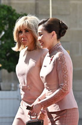 President Emmanuel Macron and his wife, First Lady Brigitte Macron, welcome King Maha Vajiralongkorn Rama X of Thailand, Queen Suthida of Thailand, and Princess Sirivannavari Nariratana of Thailand to the Élysée Palace in Paris, France, on June 29, 2026. Christian Liewig Bestimage French President Emmanuel Macron and his wife, First Lady Brigitte Macron, welcome the King of Thailand, Maha Vajiralongkorn Rama X, the Queen of Thailand, Suthida, and the Princess of Thailand, Sirivannavari Nariratana, at the Élysée Palace in Paris, France, on June 29, 2026. Paris, France  Copyright: xChristianxLiewigx xBestimagexChristianxLiewigx xBestimagex