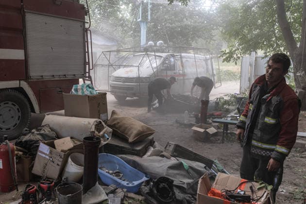 Ukrainian firefighters after Russian bombing in Druzhkivka DRUZHKIVKA, UKRAINE - JUNE 29: Firefighters from Druzhkivka load equipment onto a fire engine at the Druzhkivka fire station, which was damaged after being hit by three Russian aerial bombs, in Druzhkivka, Ukraine, 29 June 2026 Diego Herrera Carcedo Anadolu Druzhkivka Ukraine. Editorial use only. Please get in touch for any other usage.  Copyright: x2026xAnadoluxDiegoxHerreraxCarcedox