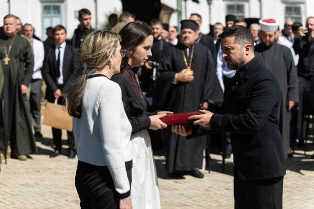 Ukrainian President Volodymyr Zelenskyy participates in events commemorating Ukrainian Constitution Day, observed annually on June 28, to mark the adoption of the country s constitution in 1996 Ukrainian President Volodymyr Zelenskyy participates in events commemorating Ukrainian Constitution Day, observed annually on June 28, to mark the adoption of the country s constitution in 1996, in Kyiv, Ukraine, June 28, 2026. Photo by PRESIDENT OF UKRAINE apaimages Ukraine Ukraine Ukraine 280626_Ukraine_UPO_00(35).jpeg Copyright: xapaimagesxPRESIDENTxOFxUKRAINEx xapaimagesx
