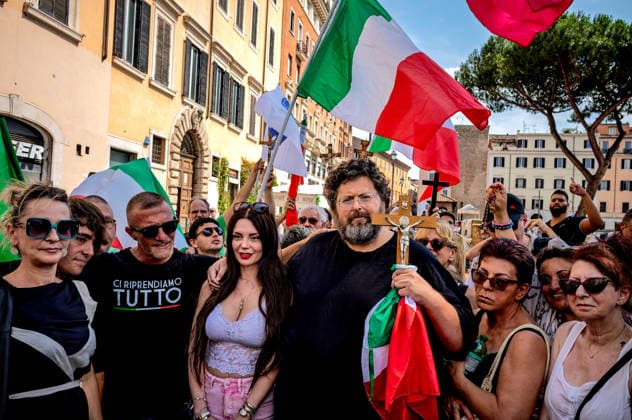 Demonstration for Italy and for Christ against Islam ROME, ITALY - JUNE 29: The demonstration led by Simone Carabella, influencer and anti-urban decay activist, Donatella Zaccagnini Romito influencer and Mario Adinolfi of the People of the Family movement, in defense of Rome and Italy, faith, the family and the future of their children, defended with the crucifix and the Italian flag, opposing what the organizers describe as the threat of Islam on June 29, 2026 in Rome, Italy. Rome Italy Copyright: xStefanoxMontesix