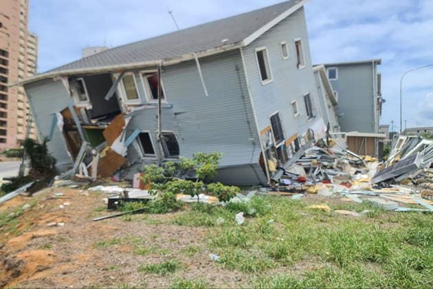 June 29, 2026, Catia La Mar, Venezuela: Buildings suffer damage from the earthquakes in the Caribbean Sea coast city of Catia La Mar, the latest figures bringing the death toll to 1,400. Best quality available Catia La Mar Venezuela  - ZUMAt113 20260629_zaa_t113_011 Copyright: xMikhailxMakeyevx