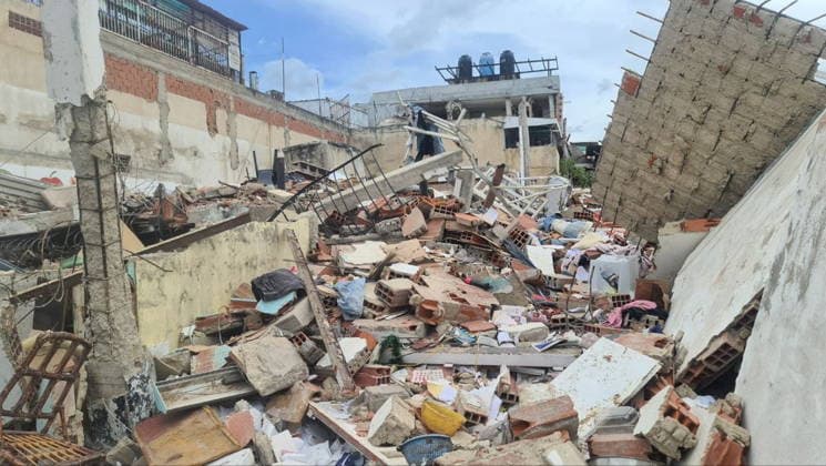 June 29, 2026, Catia La Mar, Venezuela: A building falls apart after the earthquakes in the Caribbean Sea coast city of Catia La Mar, the latest figures bringing the death toll to 1,400. Best quality available Catia La Mar Venezuela  - ZUMAt113 20260629_zaa_t113_020 Copyright: xMikhailxMakeyevx