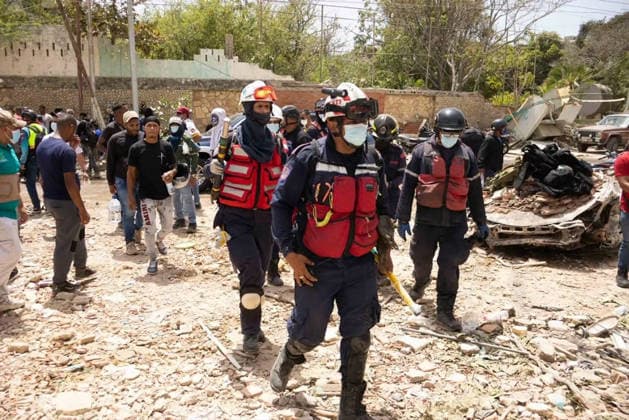Search and rescue teams continue efforts to locate survivors trapped beneath the rubble of collapsed residential buildings in affected areas following the powerful 7.2‘magnitude earthquake that struck Venezuela and parts of the Caribbean on June 29, 2026. The death toll has risen to over 1,400, with more than 3,000 injured, while authorities report that over 70,000 people remain missing.  VAN2026062922 GovernmentxMinistryxofxInformati