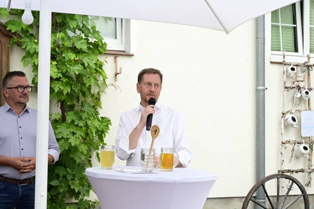 Ministerpräsident Michael Kretschmer bei KRETSCHMER GRILLT im Berggasthof Jauernick (Markersdorf). 29.06.2026 *** Prime Minister Michael Kretschmer at KRETSCHMER GRILLT at the Berggasthof Jauernick in Markersdorf on June 29, 2026 Copyright: xMatthiasxWehnertx