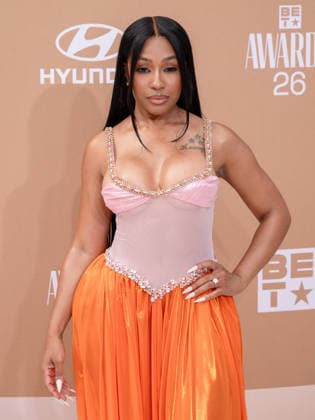 June 28, 2026, Los Angeles, California, USA: American rapper YUNG MIAMI, aka, Caresha Brownlee, 32, former member of City Girls.attends the 2026 BET Awards: Red Carpet. Los Angeles USA  - ZUMAb173 20260628_aap_b173_255 Copyright: xBillyxBennightx