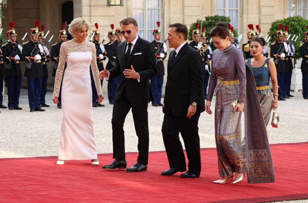 Emmanuel Macron et Brigitte Macron recÌßoivent le Roi et de la Reine du Royaume de ThaiÌˆlande pour un Diner d Etat Emmanuel Macron et Brigitte Macron recÌßoivent le Roi et de la Reine du Royaume de ThaiÌˆlande, leurs MajesteÌs Maha Vajiralongkorn, Rama X et Suthida Bajrasudhabimalalakshana et la Princesse Sirivannavari Nariratana pour un diÌ‚ner d™Etat au Palais de l ElysÃ e Ã Paris, le 29 juin 2026. French President, Emmanuel Macron and his wife, Brigitte Macron, hosted the King and Queen of the Kingdom of Thailand, Their Majesties Maha Vajiralongkorn, Rama X, and Suthida Bajrasudhabimalalakshana, along with Princess Sirivannavari Nariratana, for a state dinner at the ElysÃ e Palace in Paris on June 29, 2026.  Copyright: xFabricexChasseryx