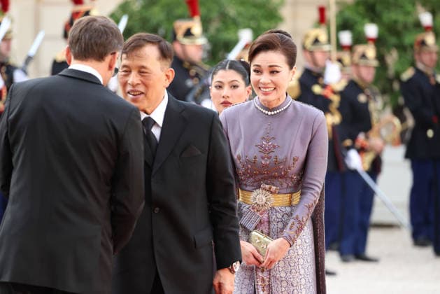 Emmanuel Macron et Brigitte Macron recÌßoivent le Roi et de la Reine du Royaume de ThaiÌˆlande pour un Diner d Etat Emmanuel Macron et Brigitte Macron recÌßoivent le Roi et de la Reine du Royaume de ThaiÌˆlande, leurs MajesteÌs Maha Vajiralongkorn, Rama X et Suthida Bajrasudhabimalalakshana et la Princesse Sirivannavari Nariratana pour un diÌ‚ner d™Etat au Palais de l ElysÃ e Ã Paris, le 29 juin 2026. French President, Emmanuel Macron and his wife, Brigitte Macron, hosted the King and Queen of the Kingdom of Thailand, Their Majesties Maha Vajiralongkorn, Rama X, and Suthida Bajrasudhabimalalakshana, along with Princess Sirivannavari Nariratana, for a state dinner at the ElysÃ e Palace in Paris on June 29, 2026.  Copyright: xFabricexChasseryx