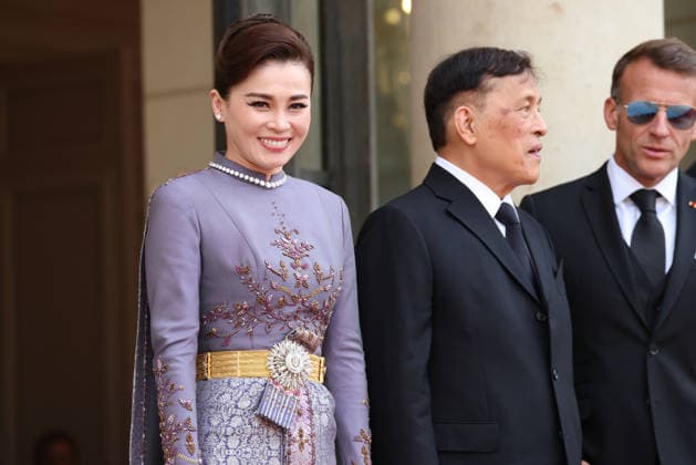 Emmanuel Macron et Brigitte Macron recÌßoivent le Roi et de la Reine du Royaume de ThaiÌˆlande pour un Diner d Etat Emmanuel Macron et Brigitte Macron recÌßoivent le Roi et de la Reine du Royaume de ThaiÌˆlande, leurs MajesteÌs Maha Vajiralongkorn, Rama X et Suthida Bajrasudhabimalalakshana et la Princesse Sirivannavari Nariratana pour un diÌ‚ner d™Etat au Palais de l ElysÃ e Ã Paris, le 29 juin 2026. French President, Emmanuel Macron and his wife, Brigitte Macron, hosted the King and Queen of the Kingdom of Thailand, Their Majesties Maha Vajiralongkorn, Rama X, and Suthida Bajrasudhabimalalakshana, along with Princess Sirivannavari Nariratana, for a state dinner at the ElysÃ e Palace in Paris on June 29, 2026.  Copyright: xFabricexChasseryx