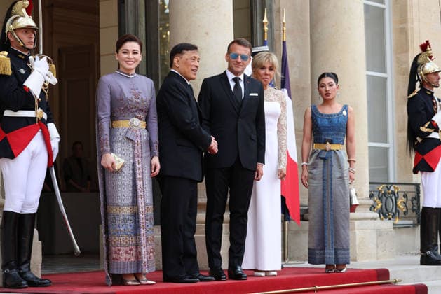 Emmanuel Macron et Brigitte Macron recÌßoivent le Roi et de la Reine du Royaume de ThaiÌˆlande pour un Diner d Etat Emmanuel Macron et Brigitte Macron recÌßoivent le Roi et de la Reine du Royaume de ThaiÌˆlande, leurs MajesteÌs Maha Vajiralongkorn, Rama X et Suthida Bajrasudhabimalalakshana et la Princesse Sirivannavari Nariratana pour un diÌ‚ner d™Etat au Palais de l ElysÃ e Ã Paris, le 29 juin 2026. French President, Emmanuel Macron and his wife, Brigitte Macron, hosted the King and Queen of the Kingdom of Thailand, Their Majesties Maha Vajiralongkorn, Rama X, and Suthida Bajrasudhabimalalakshana, along with Princess Sirivannavari Nariratana, for a state dinner at the ElysÃ e Palace in Paris on June 29, 2026.  Copyright: xFabricexChasseryx