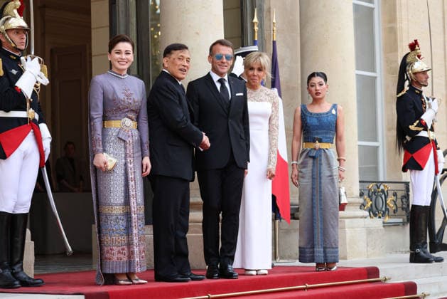 Emmanuel Macron et Brigitte Macron recÌßoivent le Roi et de la Reine du Royaume de ThaiÌˆlande pour un Diner d Etat Emmanuel Macron et Brigitte Macron recÌßoivent le Roi et de la Reine du Royaume de ThaiÌˆlande, leurs MajesteÌs Maha Vajiralongkorn, Rama X et Suthida Bajrasudhabimalalakshana et la Princesse Sirivannavari Nariratana pour un diÌ‚ner d™Etat au Palais de l ElysÃ e Ã Paris, le 29 juin 2026. French President, Emmanuel Macron and his wife, Brigitte Macron, hosted the King and Queen of the Kingdom of Thailand, Their Majesties Maha Vajiralongkorn, Rama X, and Suthida Bajrasudhabimalalakshana, along with Princess Sirivannavari Nariratana, for a state dinner at the ElysÃ e Palace in Paris on June 29, 2026.  Copyright: xFabricexChasseryx