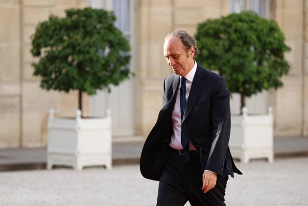 Emmanuel Macron et Brigitte Macron recÌßoivent le Roi et de la Reine du Royaume de ThaiÌˆlande pour un Diner d Etat Xavier Niel Emmanuel Macron et Brigitte Macron recÌßoivent le Roi et de la Reine du Royaume de ThaiÌˆlande, leurs MajesteÌs Maha Vajiralongkorn, Rama X et Suthida Bajrasudhabimalalakshana et la Princesse Sirivannavari Nariratana pour un diÌ‚ner d™Etat au Palais de l ElysÃ e Ã Paris, le 29 juin 2026. French President, Emmanuel Macron and his wife, Brigitte Macron, hosted the King and Queen of the Kingdom of Thailand, Their Majesties Maha Vajiralongkorn, Rama X, and Suthida Bajrasudhabimalalakshana, along with Princess Sirivannavari Nariratana, for a state dinner at the ElysÃ e Palace in Paris on June 29, 2026.  Copyright: xFabricexChasseryx