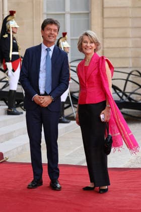 Emmanuel Macron et Brigitte Macron recÌßoivent le Roi et de la Reine du Royaume de ThaiÌˆlande pour un Diner d Etat Anne Genetet Emmanuel Macron et Brigitte Macron recÌßoivent le Roi et de la Reine du Royaume de ThaiÌˆlande, leurs MajesteÌs Maha Vajiralongkorn, Rama X et Suthida Bajrasudhabimalalakshana et la Princesse Sirivannavari Nariratana pour un diÌ‚ner d™Etat au Palais de l ElysÃ e Ã Paris, le 29 juin 2026. French President, Emmanuel Macron and his wife, Brigitte Macron, hosted the King and Queen of the Kingdom of Thailand, Their Majesties Maha Vajiralongkorn, Rama X, and Suthida Bajrasudhabimalalakshana, along with Princess Sirivannavari Nariratana, for a state dinner at the ElysÃ e Palace in Paris on June 29, 2026.  Copyright: xFabricexChasseryx
