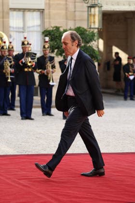 Emmanuel Macron et Brigitte Macron recÌßoivent le Roi et de la Reine du Royaume de ThaiÌˆlande pour un Diner d Etat Xavier Niel Emmanuel Macron et Brigitte Macron recÌßoivent le Roi et de la Reine du Royaume de ThaiÌˆlande, leurs MajesteÌs Maha Vajiralongkorn, Rama X et Suthida Bajrasudhabimalalakshana et la Princesse Sirivannavari Nariratana pour un diÌ‚ner d™Etat au Palais de l ElysÃ e Ã Paris, le 29 juin 2026. French President, Emmanuel Macron and his wife, Brigitte Macron, hosted the King and Queen of the Kingdom of Thailand, Their Majesties Maha Vajiralongkorn, Rama X, and Suthida Bajrasudhabimalalakshana, along with Princess Sirivannavari Nariratana, for a state dinner at the ElysÃ e Palace in Paris on June 29, 2026.  Copyright: xFabricexChasseryx
