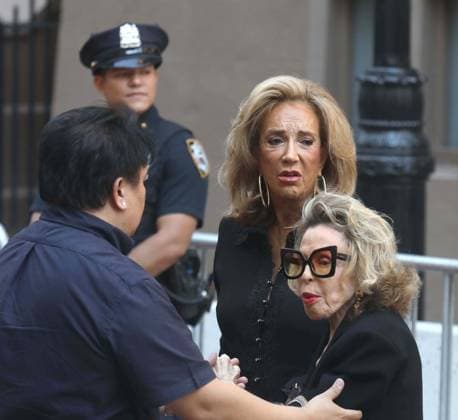 June 29, 2026, New York, New York, USA: DENISE RICH and NIKKI HASKELL seen at music mogul Clive Davis s Funeral held at Central Synagogue in midtown Manhattan. New York USA  - ZUMAk03_ 20260629_zaf_k03_006 Copyright: xNancyxKaszermanx