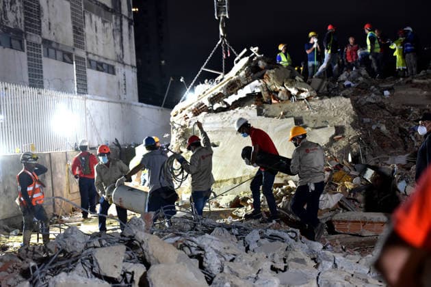 CARACAS, VENEZUELA - JUNE 29: Volunteers from Venezuela, China, Qatar and other countries search for survivors and victims after two earthquakes struck Venezuela on June 29, 2026 in Caracas, Venezuela. Nearly 1,000 volunteers worked overnight to assist with rescue efforts following two powerful earthquakes.  Copyright: xChinaxNewsxServicex 111651205529
