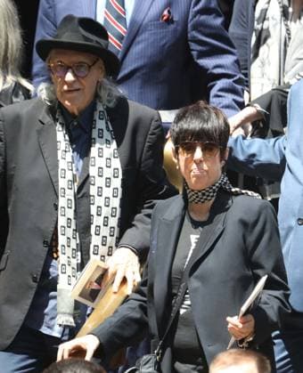 June 29, 2026, New York, New York, USA: DAVE DAVIES from The Kinks and songwriter DIANE WARREN seen at music mogul Clive Davis s Funeral held at Central Synagogue in midtown Manhattan. New York USA - ZUMAk03_ 20260629_zaf_k03_143 Copyright: xNancyxKaszermanx