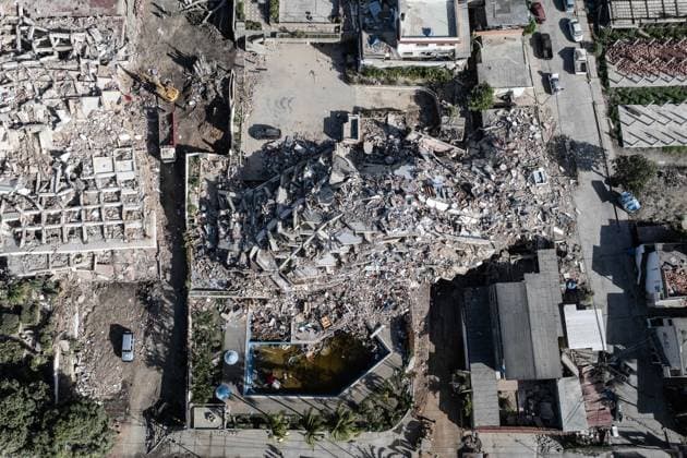 Search and rescue operations continue in Earthquake-hit Venezuela LA GUAIRA, VENEZUELA - JUNE 29: An aerial view shows collapsed buildings and debris in the Carabellada and Caribe neighborhoods following powerful earthquakes in La Guaira, Venezuela on June 29, 2026. Cem Tekkesinoglu Anadolu La Guaira Venezuela. Editorial use only. Please get in touch for any other usage.  Copyright: x2026xAnadoluxCemxTekkesinoglux