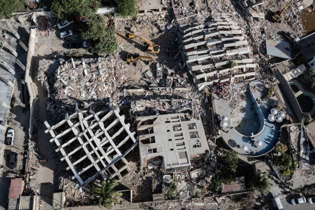 Search and rescue operations continue in Earthquake-hit Venezuela LA GUAIRA, VENEZUELA - JUNE 29: An aerial view shows collapsed buildings and debris in the Carabellada and Caribe neighborhoods following powerful earthquakes in La Guaira, Venezuela on June 29, 2026. Cem Tekkesinoglu Anadolu La Guaira Venezuela. Editorial use only. Please get in touch for any other usage.  Copyright: x2026xAnadoluxCemxTekkesinoglux