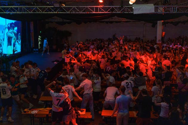 German Fans Watch Final World Cup Match at Public Viewing Germany - Munich, 30.06.2026 The crowd cheers, as football fans watch Germanys FIFA World Cup 2026 Round of 32 match against Paraguay during a public viewing event at the Backstage Kulturzentrum in Munich. Germany was eliminated after a 1 1 draw and a 4 3 penalty shootout defeat, ending its World Cup campaign. Bavaria