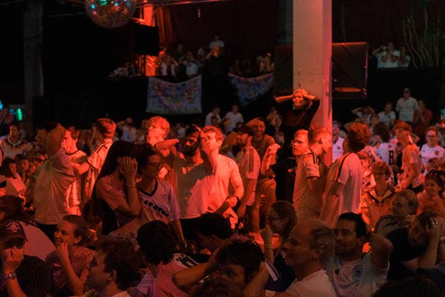 German Fans Watch Final World Cup Match at Public Viewing Germany - Munich, 30.06.2026 A spectator leans desperately against the pillar in the background, as football fans watch Germanys FIFA World Cup 2026 Round of 32 match against Paraguay during a public viewing event at the Backstage Kulturzentrum in Munich. Germany was eliminated after a 1 1 draw and a 4 3 penalty shootout defeat, ending its World Cup campaign. Bavaria