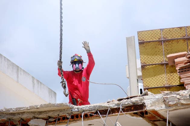 Search and rescue operations continue in earthquake-hit Venezuela LA GUAIRA, VENEZUELA - JUNE 29: A member of the Peruvian brigade is seen as more than 1,600 specialists from 30 countries and 12 UN-coordinated rescue teams have arrived following the earthquakes of June 24 in La Guaira, Venezuela, on June 29, 2026. The contingent includes personnel from Switzerland, the United States, Mexico, Colombia, and the European Union, deploying primarily to La Guaira state. Diko Betancourt Anadolu La Guaira Venezuela. Editorial use only. Please get in touch for any other usage.  Copyright: x2026xAnadoluxDikoxBetancourtx