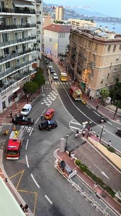 A violent explosion caused by a parcel bomb was heard in Monaco on Monday, June 29, 2026. Oligarch Vadim Ermolaev, Ukraine’s 23rd-richest person, and his partner are among the injured. The explosion occurred around 9 p.m. in a residential building in the ultra-secure, 2-square-kilometer Mediterranean microstate, along the border with France. Monegasque authorities reported two people in critical condition—a couple in their 50s or 60s—and one person in serious condition, a 13-year-old teenager, without specifying their identities. Condemning a heinous crime, Prince Albert II described the incident as a shock to the entire Monegasque community, while affirming, The Principality of Monaco will remain united and determined in the face of vi  Copyright: xAgencex xBestimagexAgencex xBestimagex