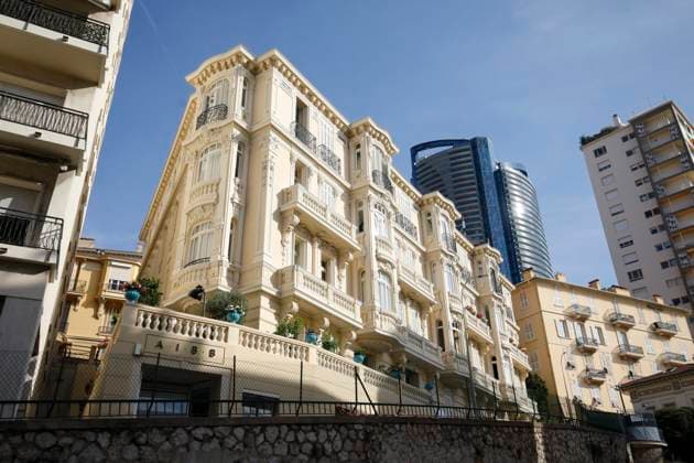 Explosion ofof criminal origin in Monaco PHOTOPQR NICE MATIN OTTONELLO Jean Francois Monaco June 30, 2026 ATTACK EXPLOSION MONACO A bomb planted in the lobby of a building in Monaco injured three people, including a Ukrainian oligarch, on Monday, June 29, 2026. A suspect is still being actively sought in the aftermath of the incident. MONACO EXPLOSION Three people were injured—two seriously—in Monaco on Monday evening following an explosion in a residential building near the French border. Authorities are pointing to a possible malicious act. Monaco, France  Copyright: xPHOTOPQR NICExMATIN MAXPPPxOTTONELLOxJean-Francoisx 20260630NIM5313 20260630NIM5313