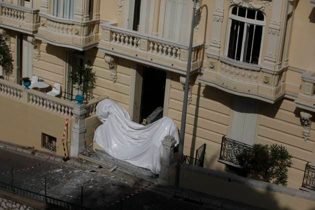 Explosion ofof criminal origin in Monaco PHOTOPQR NICE MATIN OTTONELLO Jean Francois Monaco June 30, 2026 ATTACK EXPLOSION MONACO A bomb planted in the lobby of a building in Monaco injured three people, including a Ukrainian oligarch, on Monday, June 29, 2026. A suspect is still being actively sought in the aftermath of the incident. MONACO EXPLOSION Three people were injured—two seriously—in Monaco on Monday evening following an explosion in a residential building near the French border. Authorities are pointing to a possible malicious act. Monaco, France  Copyright: xPHOTOPQR NICExMATIN MAXPPPxOTTONELLOxJean-Francoisx 20260630NIM5313 20260630NIM5348