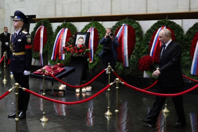 Russia Former Defence Minister Ivanov Death 9197745 30.06.2026 Russian President Vladimir Putin attends a farewell ceremony for former Russian DefenÑe Minister Sergei Ivanov, who died at the age of 73 on June 26, at the Central Clinical Hospital in Moscow, Russia. Gavriil Grigorov Sputnik Moscow Russia  Copyright: xGavriilxGrigorovx