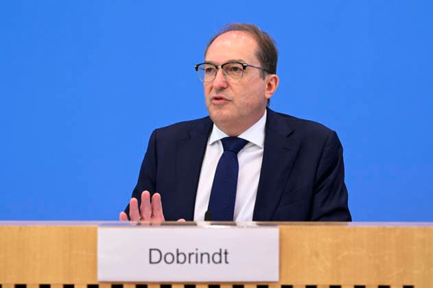 ABB BPK- Alexander Dobrindt CDU Politiker Bundesminister des Innern bei der Veroeffentlichung des Berichts Vorstellung des Verfassungsschutzberichtes 2025 auf der BPK Bundespressekonferenz am 30.06.2026 in Berlin Berlin Deutschland *** ABB BPK Alexander Dobrindt, CDU politician and Federal Minister of the Interior, at the release of the 2025 Report on the Protection of the Constitution during the BPK Federal Press Conference on June 30, 2026, in Berlin, Germany