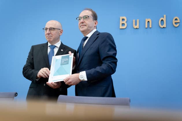 BPK, Vorstellung Verfassungsschutzbericht 2025 Berlin, BPK, Vorstellung Verfassungsschutzbericht 2025, Alexander Dobrindt, Bundesinnenminister, Bundespressekonferenz, Sinan Selen, Präsident des Bundesamtes für Verfassungsschutz Berlin Berlin GER *** BPK, Presentation of the 2025 Report on the Protection of the Constitution, Berlin; BPK, Presentation of the 2025 Report on the Protection of the Constitution; Alexander Dobrindt, Federal Minister of the Interior; Federal Press Conference; Sinan Selen, President of the Federal Office for the Protection of the Constitution, Berlin, Berlin, GER