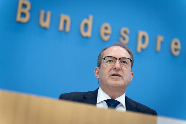 BPK, Vorstellung Verfassungsschutzbericht 2025 Berlin, BPK, Vorstellung Verfassungsschutzbericht 2025, Alexander Dobrindt, Bundesinnenminister, Bundespressekonferenz Berlin Berlin GER *** BPK, Presentation of the 2025 Report on the Protection of the Constitution, Berlin; BPK, Presentation of the 2025 Report on the Protection of the Constitution; Alexander Dobrindt, Federal Minister of the Interior; Federal Press Conference, Berlin, Germany