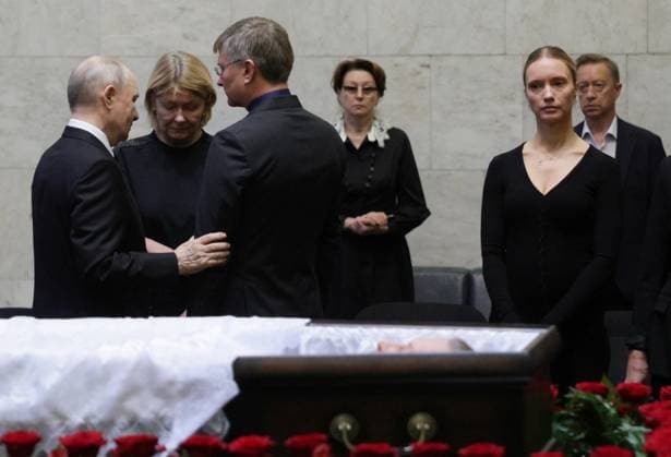 Russia Former Defence Minister Ivanov Death 9197756 30.06.2026 Russian President Vladimir Putin talks to widow of former Russian DefenÑe Minister Sergei Ivanov, who died at the age of 73 on June 26, Irina and son Sergei during a farewell ceremony before Ivanov s funeral at the Central Clinical Hospital in Moscow, Russia. Gavriil Grigorov Sputnik Moscow Russia  Copyright: xGavriilxGrigorovx