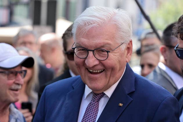 Bundespräsident Frank-Walter Steinmeier in der Fußgängerzone , Deutschland, Bundespräsident Frank-Walter Steinmeier, Format Ortszeit Deutschland, Fußgängerzone Lörrach, 30.06.2026, Lörrach Innenstadt Baden-Württemberg Deutschland *** Federal President Frank Walter Steinmeier in the pedestrian zone, Germany; Federal President Frank Walter Steinmeier; Local time in Germany; Lörrach pedestrian zone; June 30, 2026; Lörrach city center, Baden-Württemberg, Germany Copyright: xGrantxHubbsx