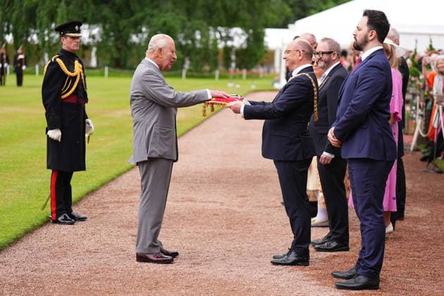 King visits Scotland for Holyrood Week The Lord Provost of Edinburgh Robert Aldridge (centre right) presents the keys to the City of Edinburgh to King Charles III during the Ceremony of the Keys in the gardens of the Palace of Holyroodhouse in Edinburgh, as part of the King s visit to Scotland for Holyrood Week. Picture date: Tuesday June 30, 2026., Credit:Aaron Chown PA ROTA - B68 Avalon UK, Edinburgh  Copyright: xAaronxChownx xPAxROTAx-xB68x xAvalonx 1113543752