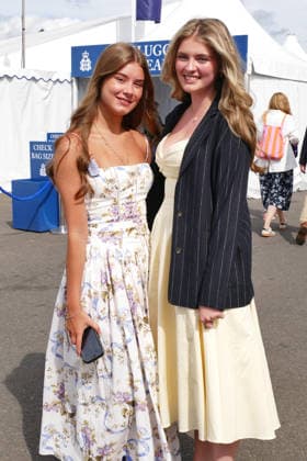 Henley Royal Regatta Fashion Day 1 People arrive in their finery in the sunshine on the first day of the event. The 2026 Henley Royal Regatta takes place from Tuesday 30th June to Sunday 5th July 2026. This historic, six-day head-to-head knockout rowing competition is held on the River Thames in Henley on Thames. It stands as the absolute pinnacle of the international and British summer military, student, and club rowing calendars., Credit:Geoffrey Swaine Geoff Swaine - B4563 Avalon UK, Oxfordshire, Henley on Thames  Copyright: xGeoffreyxSwainex xGeoffxSwainex-xB4563x xAvalonx 1113529162