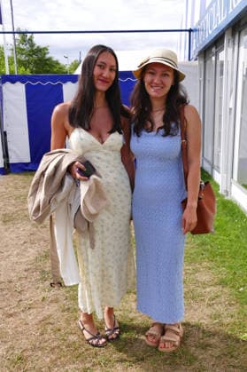 Henley Royal Regatta Fashion Day 1 People arrive in their finery in the sunshine on the first day of the event. The 2026 Henley Royal Regatta takes place from Tuesday 30th June to Sunday 5th July 2026. This historic, six-day head-to-head knockout rowing competition is held on the River Thames in Henley on Thames. It stands as the absolute pinnacle of the international and British summer military, student, and club rowing calendars., Credit:Geoffrey Swaine Geoff Swaine - B4563 Avalon UK, Oxfordshire, Henley on Thames  Copyright: xGeoffreyxSwainex xGeoffxSwainex-xB4563x xAvalonx 1113529209