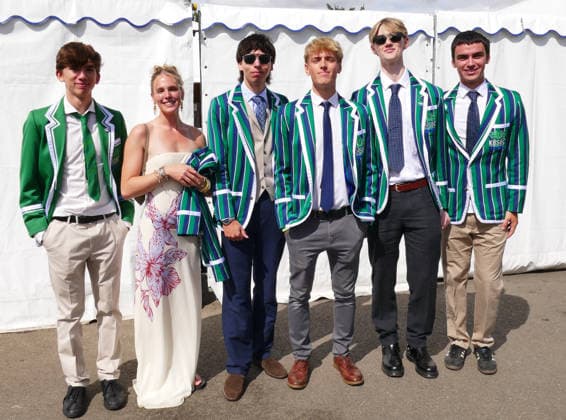 Henley Royal Regatta Fashion Day 1 People arrive in their finery in the sunshine on the first day of the event. The 2026 Henley Royal Regatta takes place from Tuesday 30th June to Sunday 5th July 2026. This historic, six-day head-to-head knockout rowing competition is held on the River Thames in Henley on Thames. It stands as the absolute pinnacle of the international and British summer military, student, and club rowing calendars., Credit:Geoffrey Swaine Geoff Swaine - B4563 Avalon UK, Oxfordshire, Henley on Thames  Copyright: xGeoffreyxSwainex xGeoffxSwainex-xB4563x xAvalonx 1113533422
