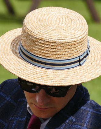 Henley Royal Regatta Fashion Day 1 People arrive in their finery in the sunshine on the first day of the event. The 2026 Henley Royal Regatta takes place from Tuesday 30th June to Sunday 5th July 2026. This historic, six-day head-to-head knockout rowing competition is held on the River Thames in Henley on Thames. It stands as the absolute pinnacle of the international and British summer military, student, and club rowing calendars., Credit:Geoffrey Swaine Geoff Swaine - B4563 Avalon UK, Oxfordshire, Henley on Thames  Copyright: xGeoffreyxSwainex xGeoffxSwainex-xB4563x xAvalonx 1113533572