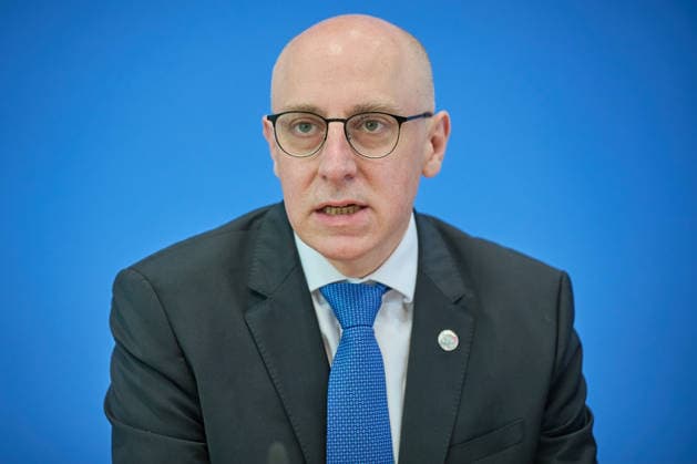 Sinan Selen, Praesident des Bundesamtes fuer Verfassungsschutz (BfV), waehrend der Vorstellung des Verfassungsschutzberichtes 2025 in der Bundespressekonferenz in Berlin (Foto vom 30.06.2026). EDITORIAL USE ONLY *** Sinan Selen, President of the Federal Office for the Protection of the Constitution (BfV), during the presentation of the 2025 Report on the Protection of the Constitution at the Federal Press Conference in Berlin. Photo taken on June 30, 2026. EDITORIAL USE ONLY Copyright: epd-bild ChristianxDitsch D26D0630Verfassungsschutzbericht2025-102529