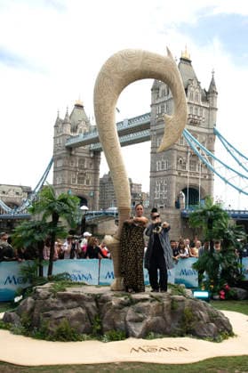 Kayla Fa Amaligi und Tiana Liufau beim Photocall zur Eröffnung der Moana Experience im Potters Fields park. London, 30.06.2026 *** Kayla Fa Amaligi and Tiana Liufau at the photo call for the opening of the Moana Experience at Potters Fields Park in London, June 30, 2026 Foto:xS.xVasx xFuturexImagex moana_6638